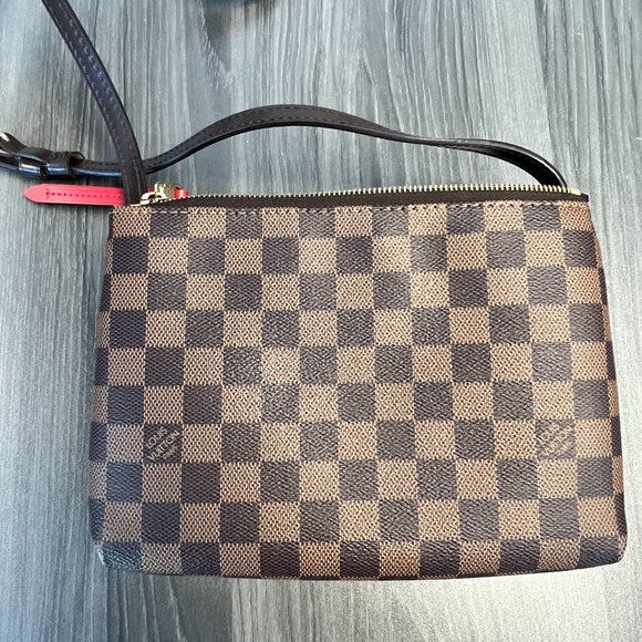 Louis Vuitton crossbody bag - Picture 7 of 8